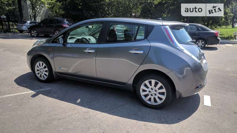 Хетчбек Nissan Leaf 2015 в Харкові