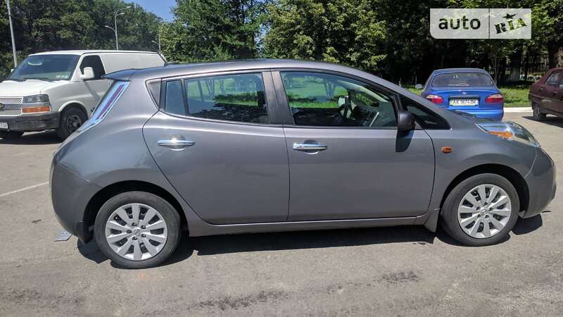 Хетчбек Nissan Leaf 2015 в Харкові