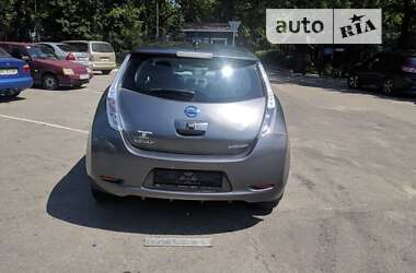 Хэтчбек Nissan Leaf 2015 в 