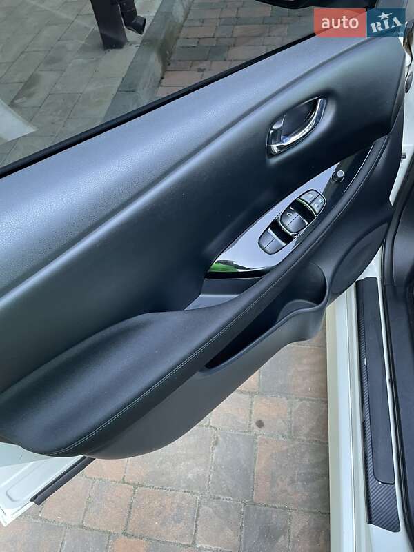 Хетчбек Nissan Leaf 2018 в Полтаві фото 15 Хетчбек Nissan Leaf 2018 в Полтаві