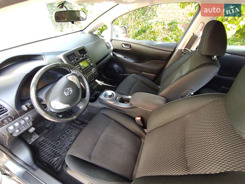 Хэтчбек Nissan Leaf 2014 в Тернополе