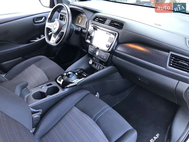 Хэтчбек Nissan Leaf 2018 в Черновцах