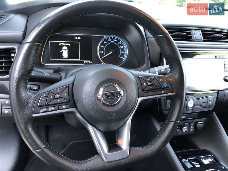 Хэтчбек Nissan Leaf 2018 в Черновцах