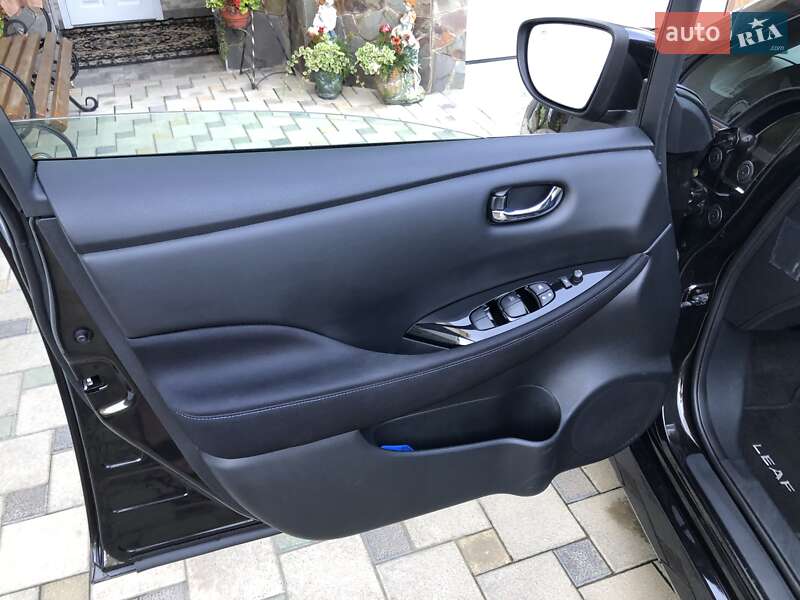 Хэтчбек Nissan Leaf 2018 в Черновцах
