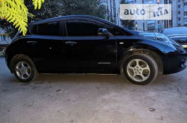 Хэтчбек Nissan Leaf 2013 в 