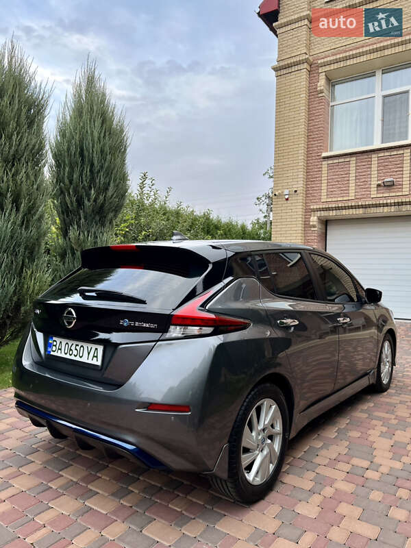 Хэтчбек Nissan Leaf 2021 в Кропивницком