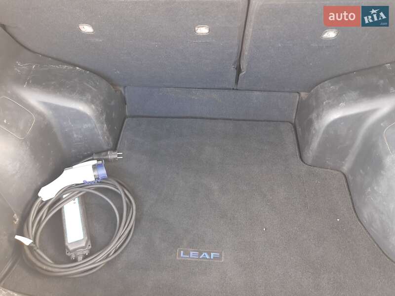 Хэтчбек Nissan Leaf 2017 в Хмельницком
