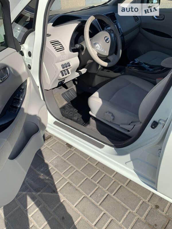 Хетчбек Nissan Leaf 2011 в Одесі