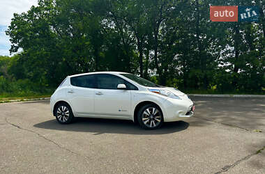 Хэтчбек Nissan Leaf 2016 в Днепре