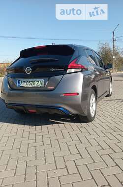 Хэтчбек Nissan Leaf 2022 в Ивано-Франковске
