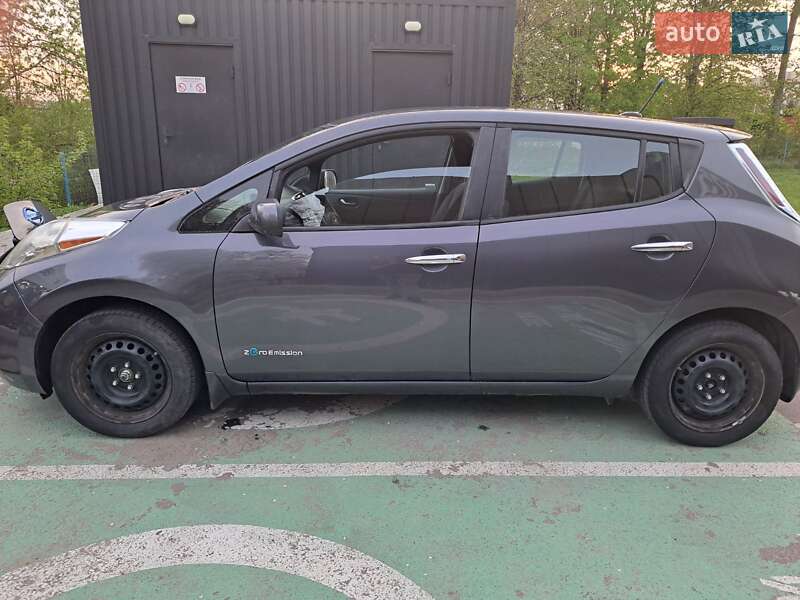 Хэтчбек Nissan Leaf 2013 в Тернополе