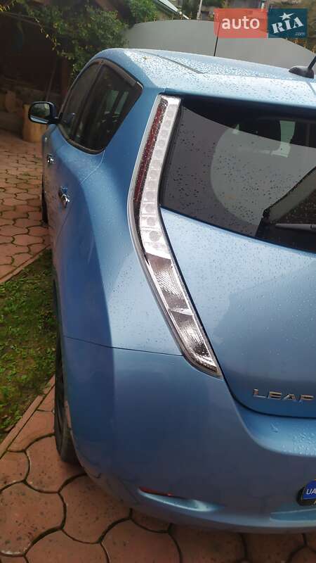 Хетчбек Nissan Leaf 2015 в Ужгороді фото 5 Хетчбек Nissan Leaf 2015 в Ужгороді