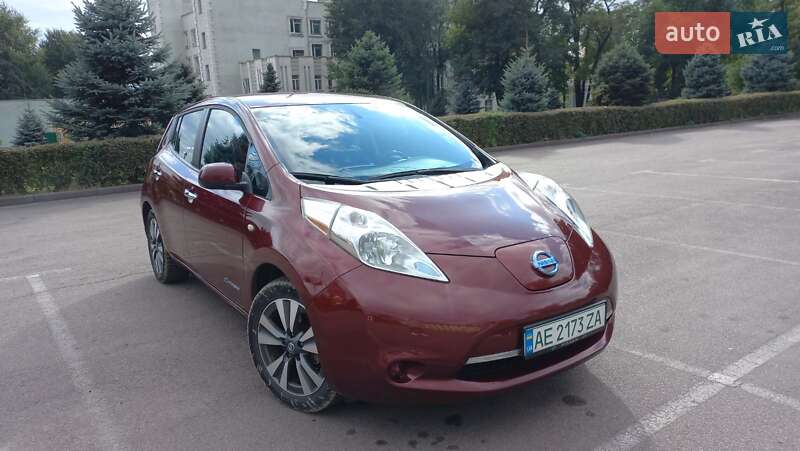 Хетчбек Nissan Leaf 2017 в Кам'янському