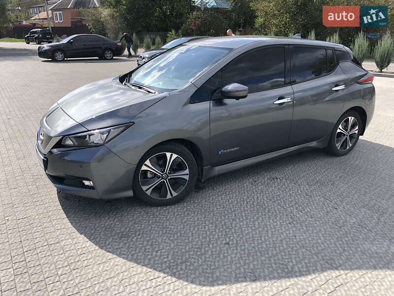 Хэтчбек Nissan Leaf 2018 в Полтаве