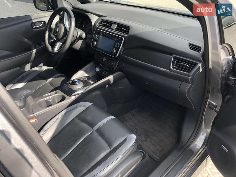 Хэтчбек Nissan Leaf 2018 в Полтаве