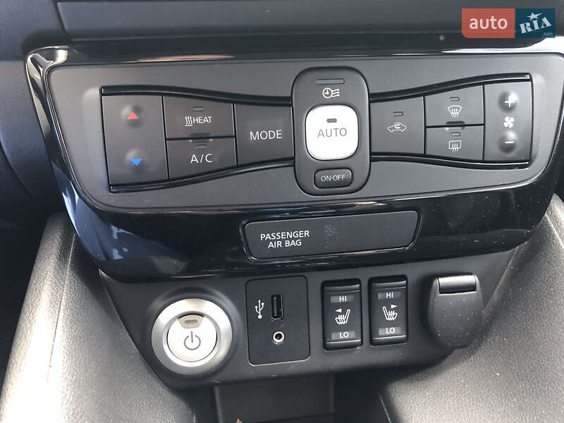 Хэтчбек Nissan Leaf 2018 в Полтаве