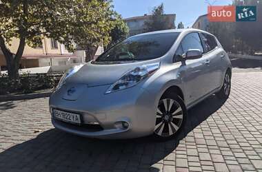 Хэтчбек Nissan Leaf 2013 в 