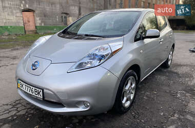 Хэтчбек Nissan Leaf 2011 в 