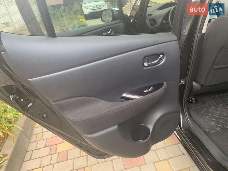 Хэтчбек Nissan Leaf 2014 в Ровно