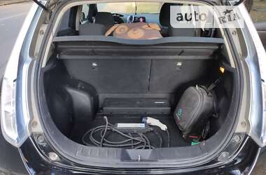 Хэтчбек Nissan Leaf 2014 в 