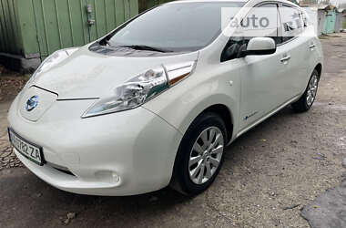 Хэтчбек Nissan Leaf 2015 в Киеве