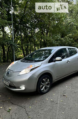 Хэтчбек Nissan Leaf 2013 в Львове