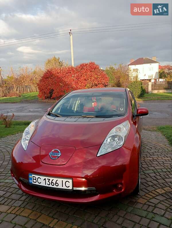 Хэтчбек Nissan Leaf 2015 в Шептицькому