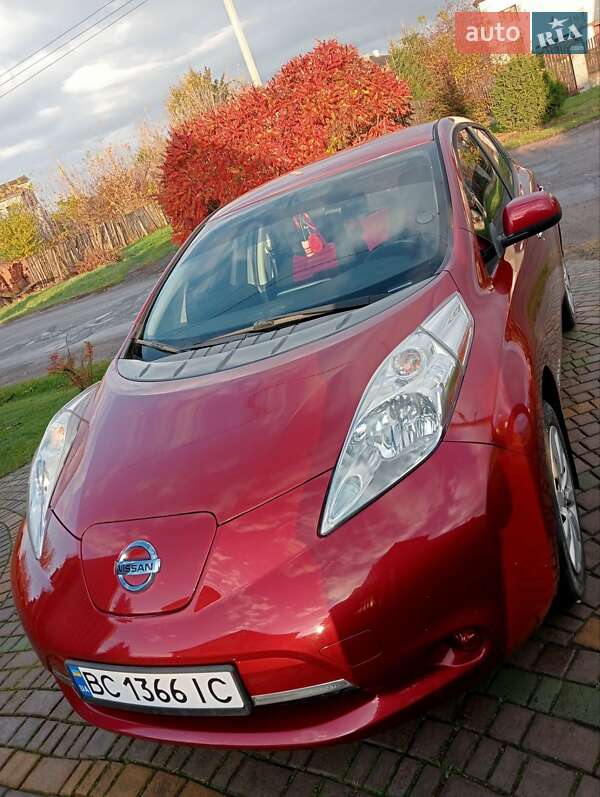 Хэтчбек Nissan Leaf 2015 в Шептицькому