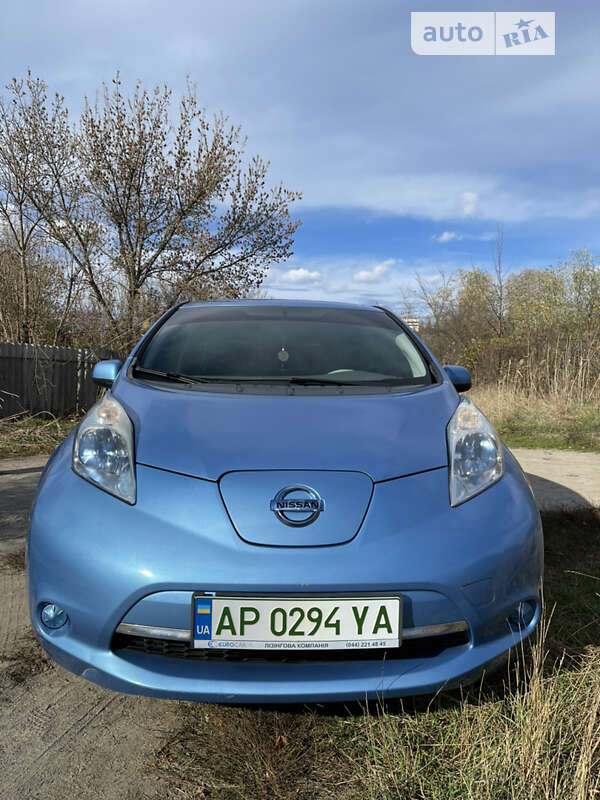 Хэтчбек Nissan Leaf 2013 в Запорожье