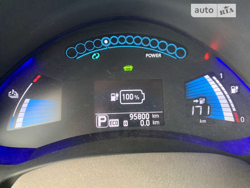 Хэтчбек Nissan Leaf 2013 в Запорожье