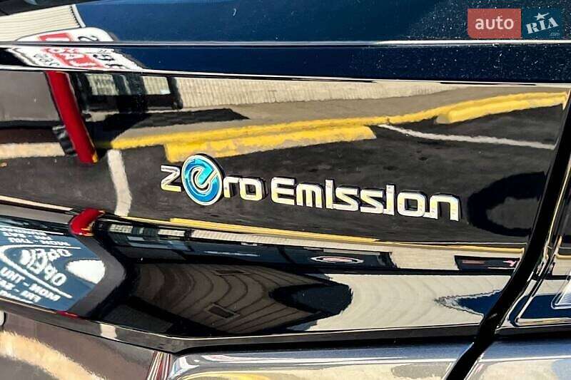 Хэтчбек Nissan Leaf 2021 в Киеве