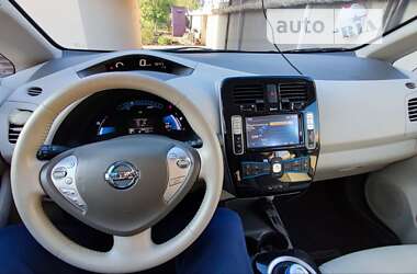 Хетчбек Nissan Leaf 2012 в Южноукраїнську