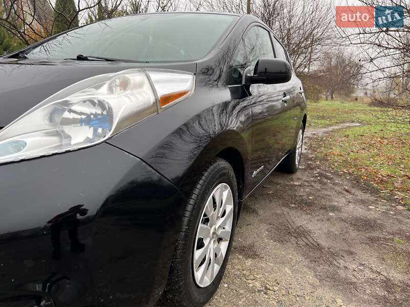 Хэтчбек Nissan Leaf 2013 в Лозовой фото 2 Хэтчбек Nissan Leaf 2013 в Лозовой