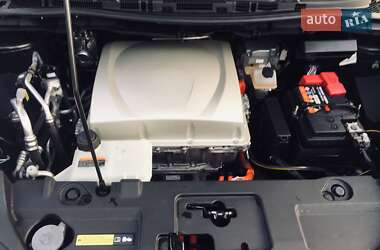Хетчбек Nissan Leaf 2017 в Дніпрі