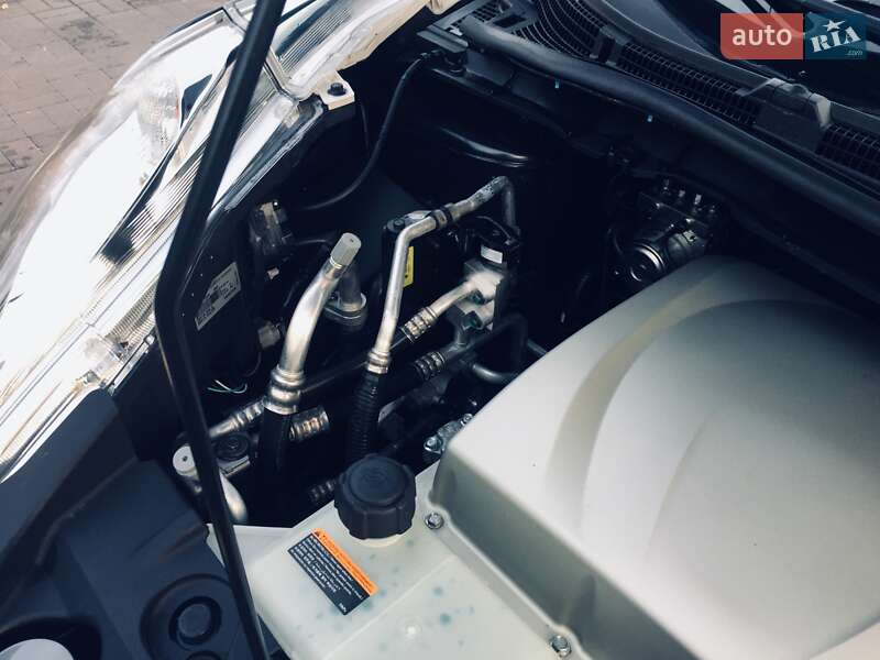 Хетчбек Nissan Leaf 2017 в Дніпрі