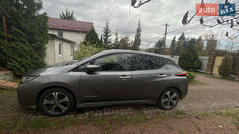 Хетчбек Nissan Leaf 2018 в Львові