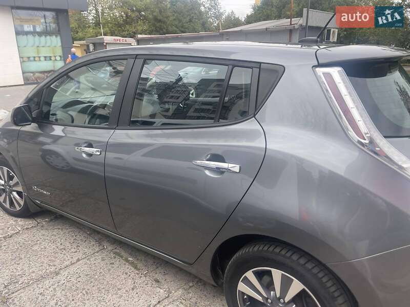 Хетчбек Nissan Leaf 2014 в Львові фото 4 Хетчбек Nissan Leaf 2014 в Львові