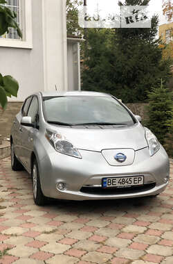 Хэтчбек Nissan Leaf 2017 в 