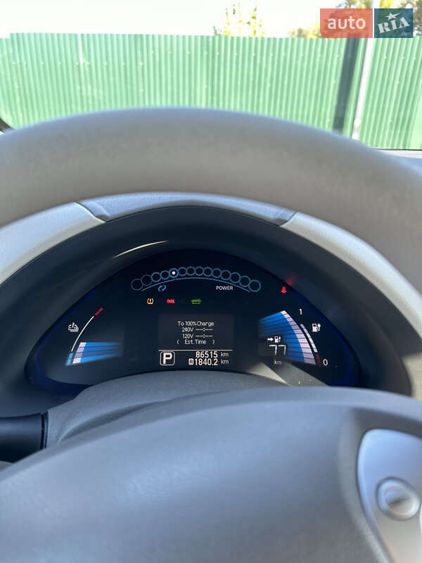 Хэтчбек Nissan Leaf 2011 в Киеве