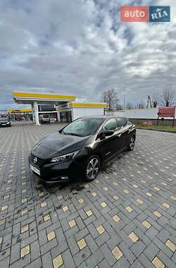 Хэтчбек Nissan Leaf 2018 в 