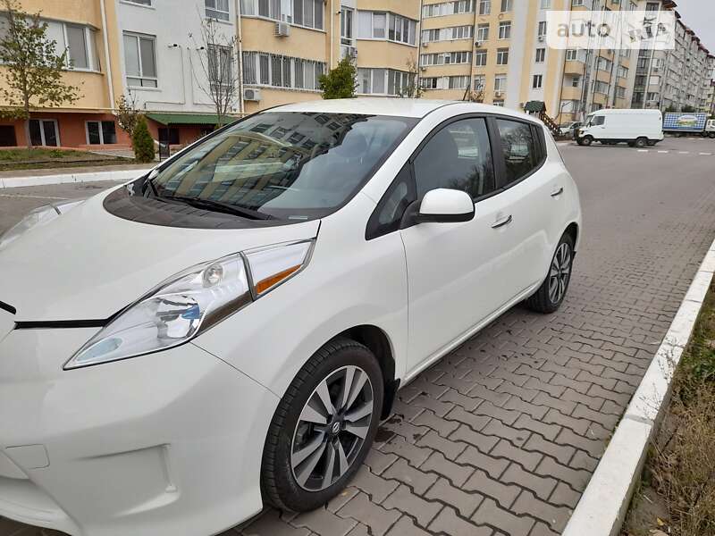 Хэтчбек Nissan Leaf 2016 в Черноморске