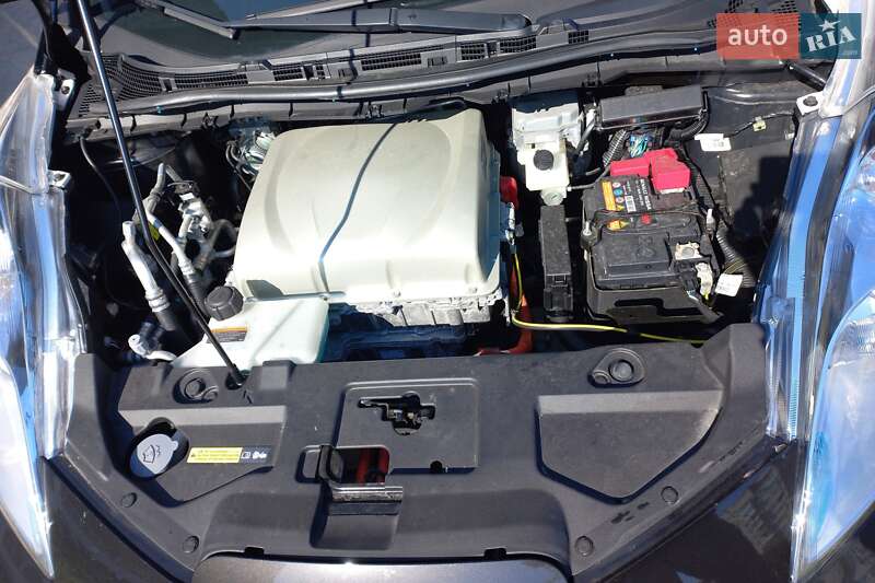 Хетчбек Nissan Leaf 2017 в Житомирі