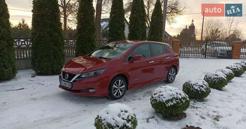 Хэтчбек Nissan Leaf 2019 в 