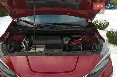 Хэтчбек Nissan Leaf 2019 в 