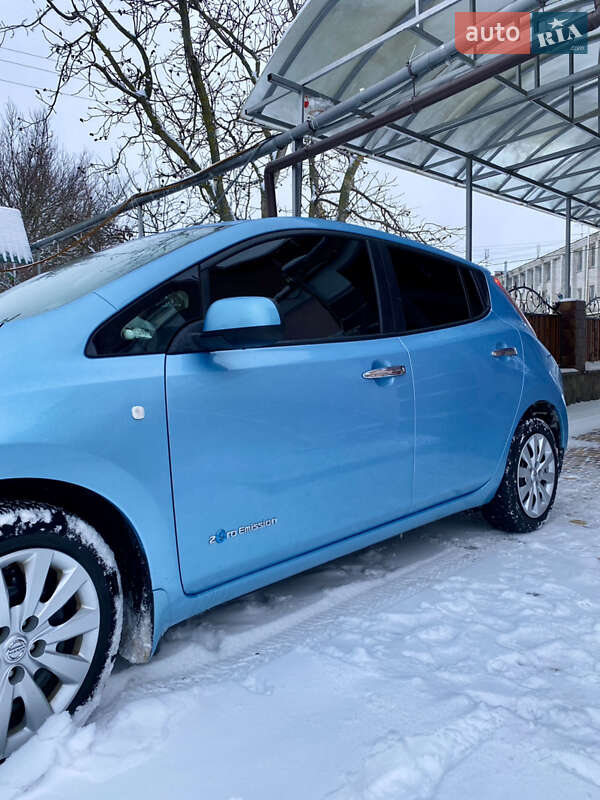 Хетчбек Nissan Leaf 2015 в Семенівці