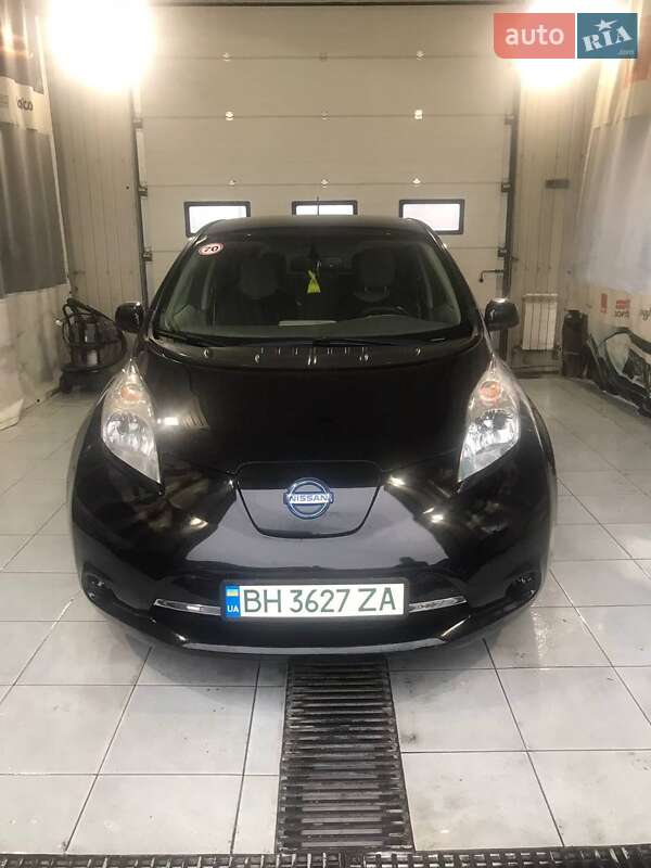Хетчбек Nissan Leaf 2015 в Одесі