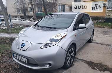 Хетчбек Nissan Leaf 2015 в Магдалинівці