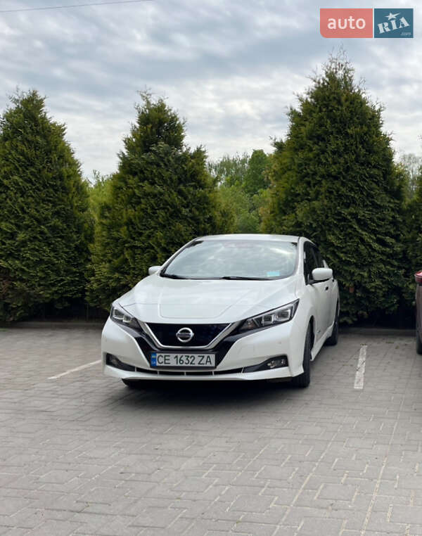 Хэтчбек Nissan Leaf 2018 в 
