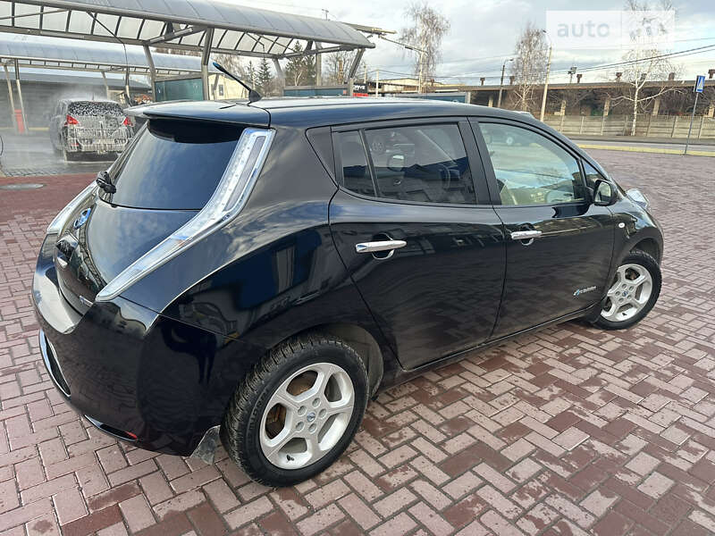 Хэтчбек Nissan Leaf 2012 в Ровно