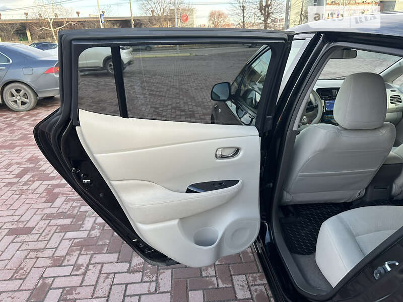 Хэтчбек Nissan Leaf 2012 в Ровно
